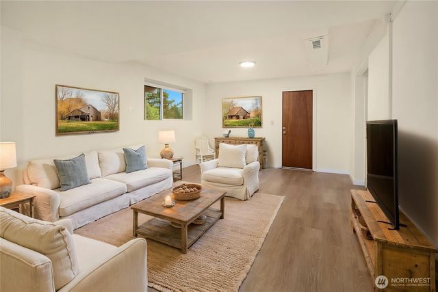 2814 129th Avenue SE, Bellevue, WA 98005