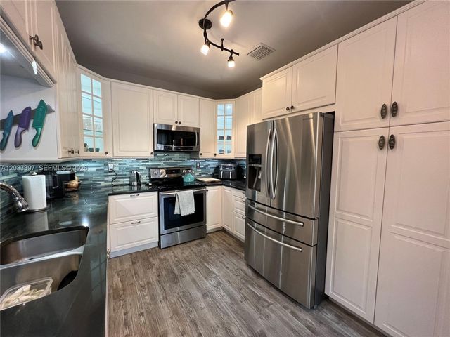 1140 Cliffrose St 1140, Hollywood, FL 33019