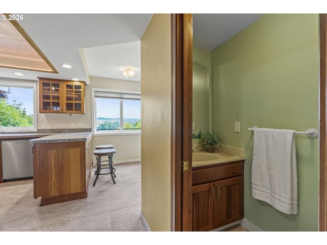 32215 Nw EAGLE CREST Dr, Ridgefield, WA 98642