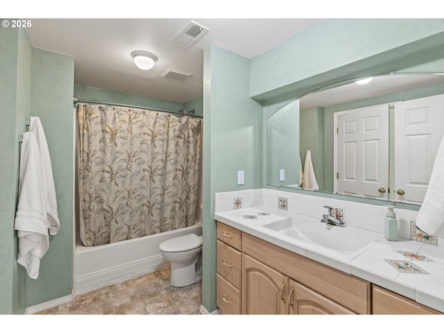 32215 Nw EAGLE CREST Dr, Ridgefield, WA 98642