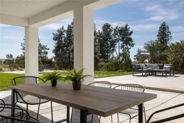 5613 Levanto, Bakersfield, CA 93306