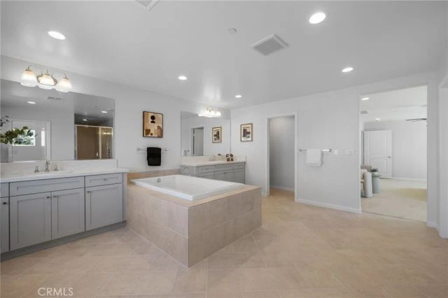 5613 Levanto, Bakersfield, CA 93306
