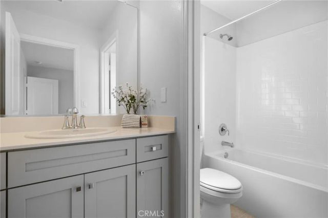 5613 Levanto, Bakersfield, CA 93306