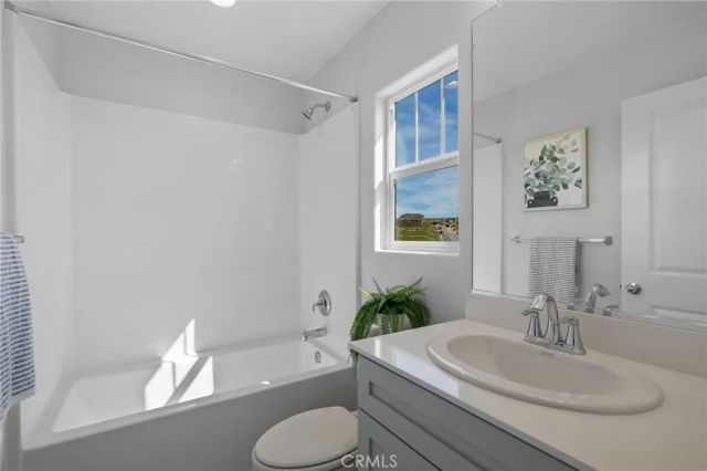 5613 Levanto, Bakersfield, CA 93306