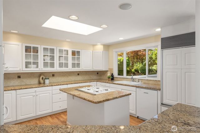 10710 NE 190th Street, Bothell, WA 98011