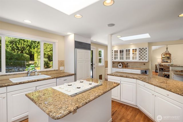 10710 NE 190th Street, Bothell, WA 98011