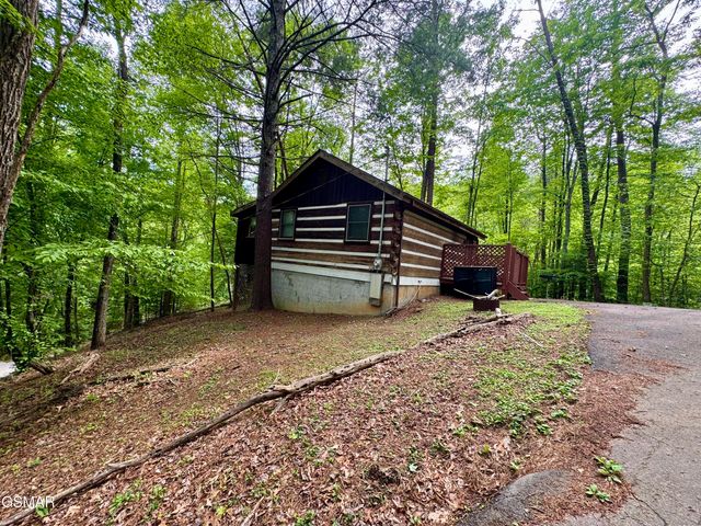 2340 Avon Circle, Sevierville, TN 37876