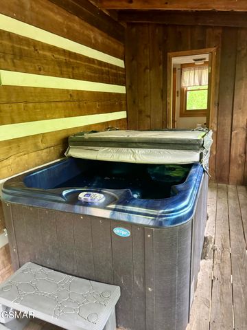 2340 Avon Circle, Sevierville, TN 37876
