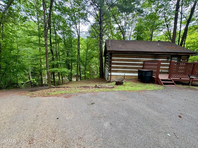 2340 Avon Circle, Sevierville, TN 37876