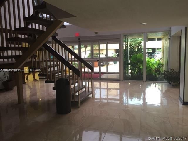 17890 W Dixie Hwy 106 Hwy 106, North Miami Beach, FL 33160