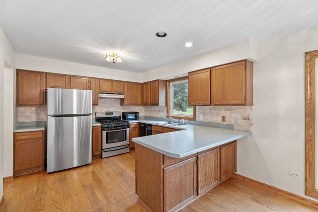 1914 Spring Dale Drive, Spring Grove, IL 60081