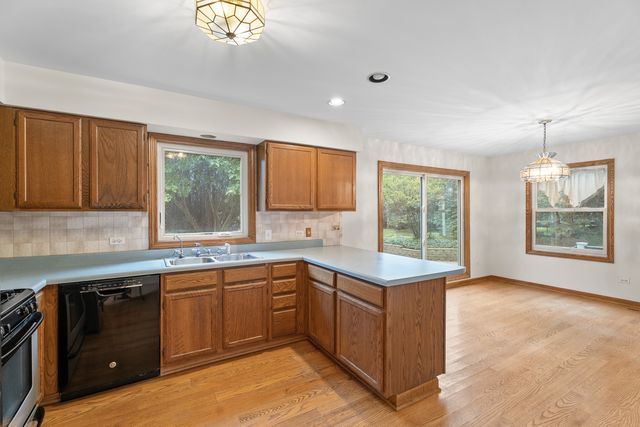 1914 Spring Dale Drive, Spring Grove, IL 60081