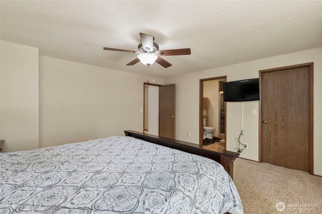 960 NE Melanie Court, Bremerton, WA 98311