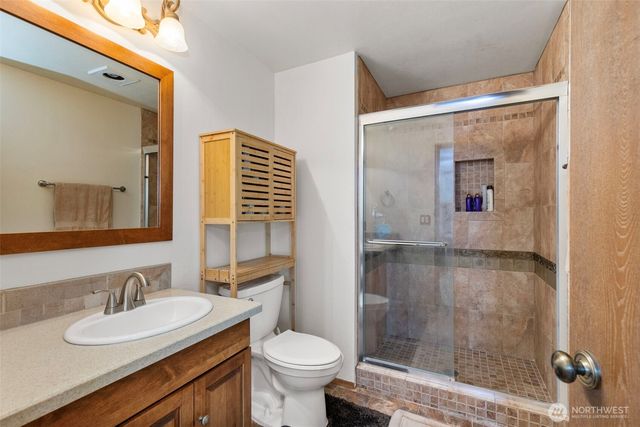 960 NE Melanie Court, Bremerton, WA 98311