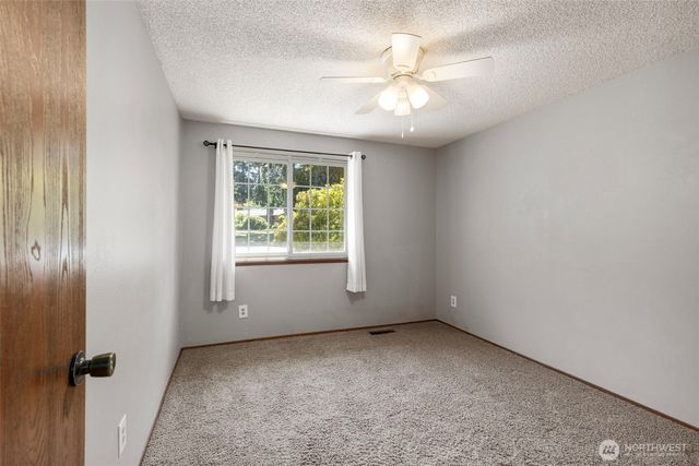 960 NE Melanie Court, Bremerton, WA 98311
