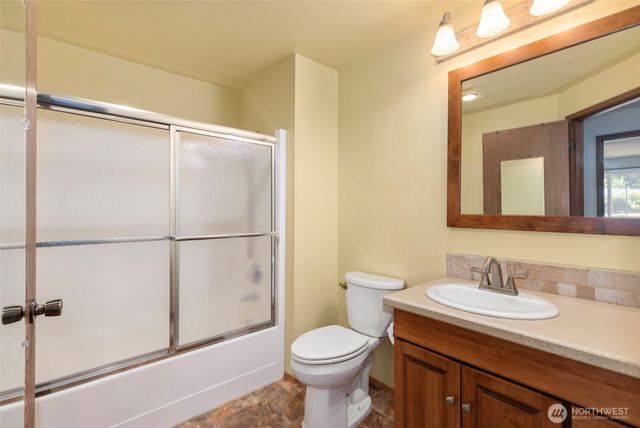 960 NE Melanie Court, Bremerton, WA 98311