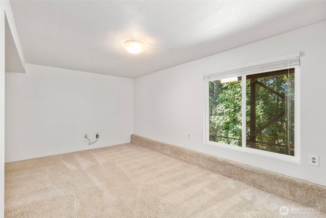 960 NE Melanie Court, Bremerton, WA 98311