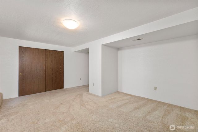 960 NE Melanie Court, Bremerton, WA 98311