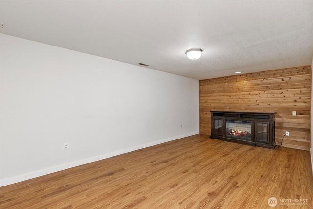 960 NE Melanie Court, Bremerton, WA 98311