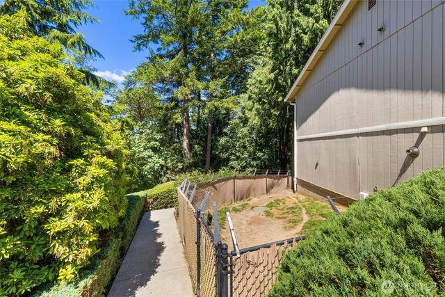 960 NE Melanie Court, Bremerton, WA 98311