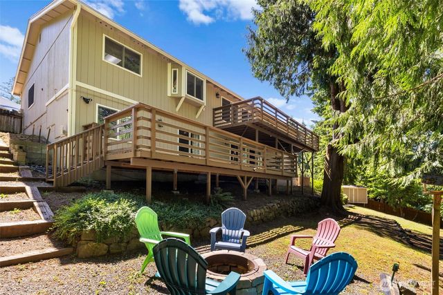 960 NE Melanie Court, Bremerton, WA 98311