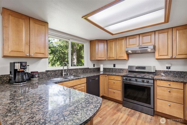 960 NE Melanie Court, Bremerton, WA 98311