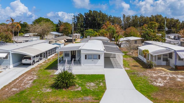 8301 SE Skylark Avenue, Hobe Sound, FL 33455