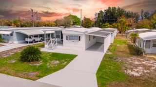 8301 SE Skylark Avenue, Hobe Sound, FL 33455