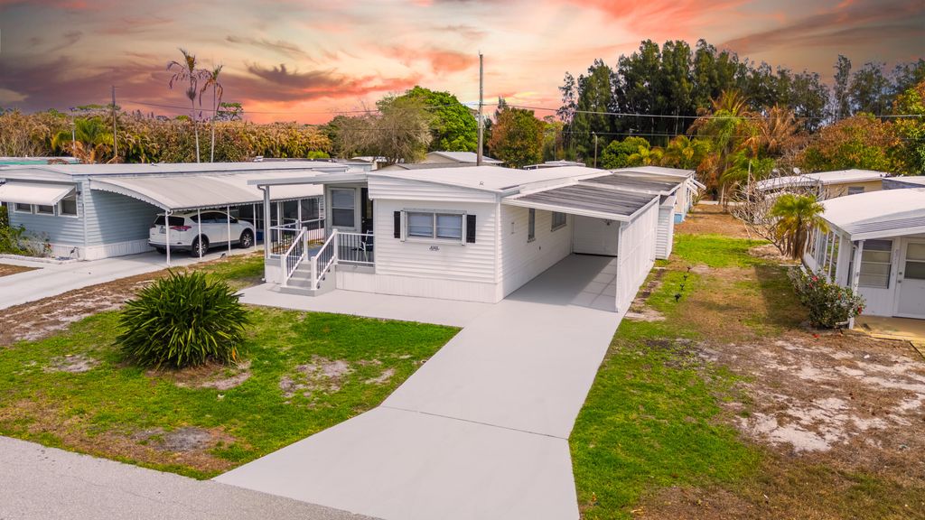 8301 SE Skylark Avenue, Hobe Sound, FL 33455