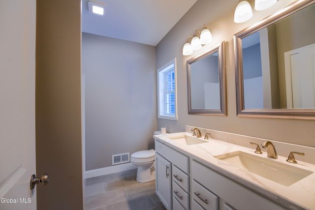 6 Wolfe Road, Queensbury, NY 12804