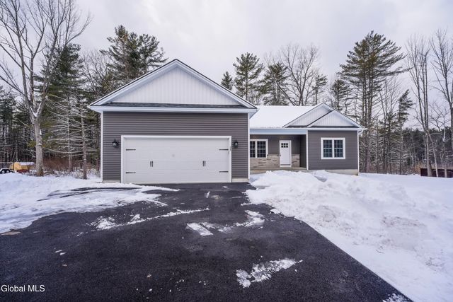 6 Wolfe Road, Queensbury, NY 12804