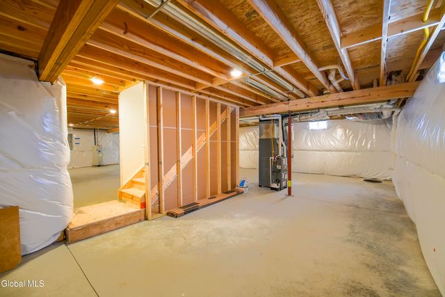 6 Wolfe Road, Queensbury, NY 12804