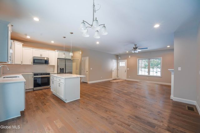 6 Wolfe Road, Queensbury, NY 12804