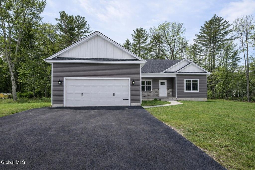 6 Wolfe Road, Queensbury, NY 12804