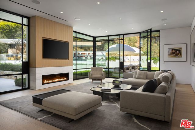 9509 Heather Road, Beverly Hills, CA 90210