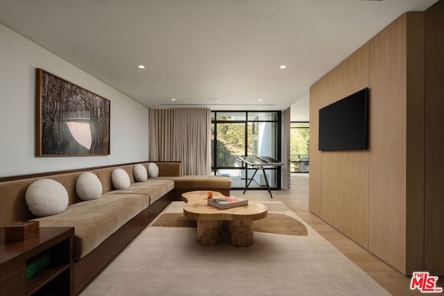 9509 Heather Road, Beverly Hills, CA 90210