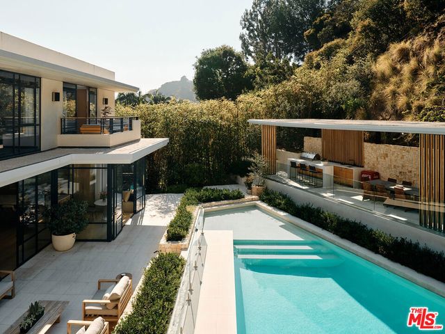 9509 Heather Road, Beverly Hills, CA 90210