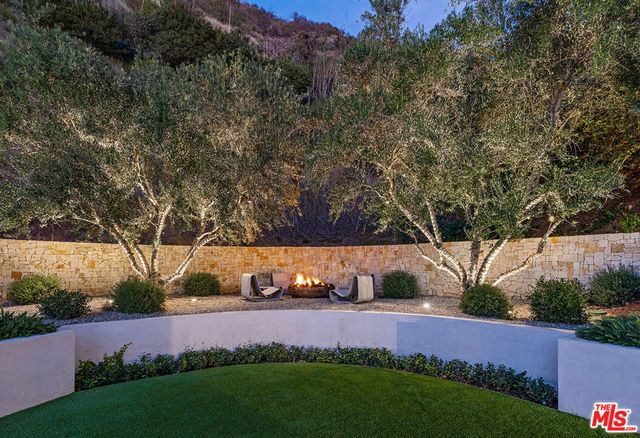 9509 Heather Road, Beverly Hills, CA 90210