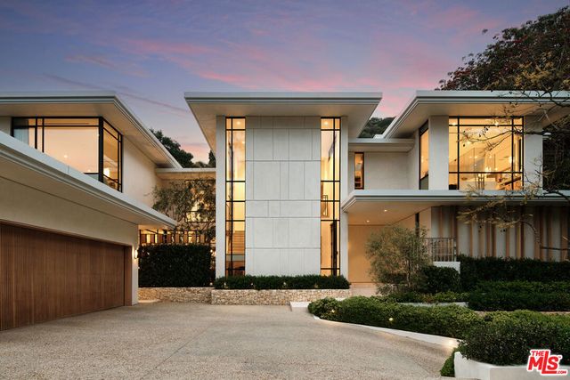 9509 Heather Road, Beverly Hills, CA 90210