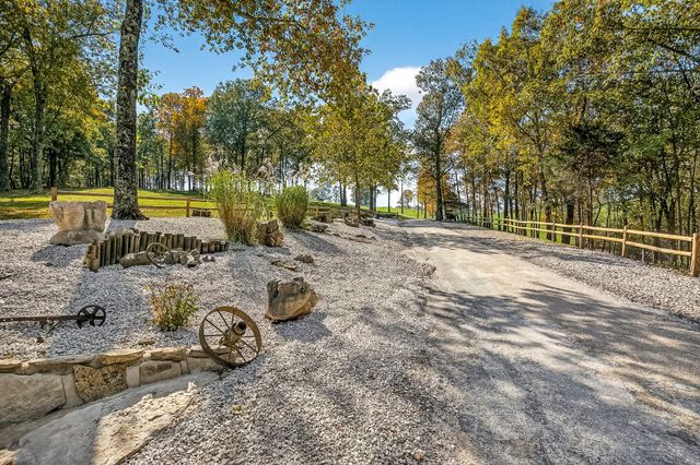 3378 Warner Road, Crane, MO 65633