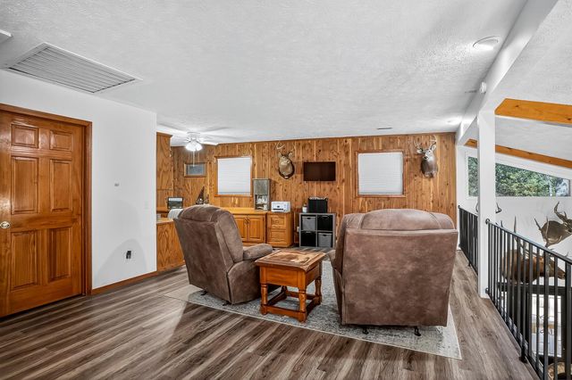 3378 Warner Road, Crane, MO 65633