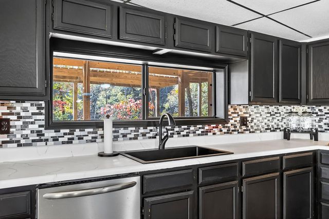 3378 Warner Road, Crane, MO 65633