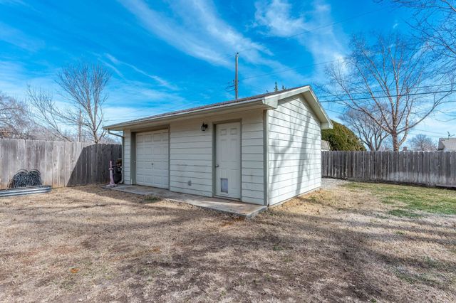 310 S Herschel Ave, Wichita, KS 67209