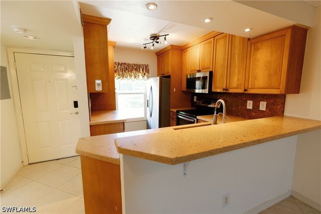 1015 Mainsail DR 103, Naples, FL 34114