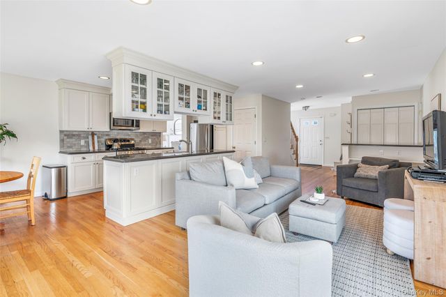 15 Brookside Lane, Harrison, NY 10528