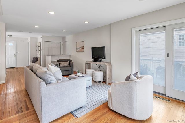 15 Brookside Lane, Harrison, NY 10528