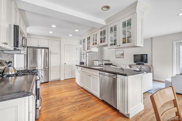 15 Brookside Lane, Harrison, NY 10528