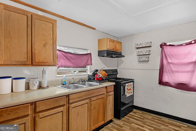 1702 Albany Avenue, Waycross, GA 31503