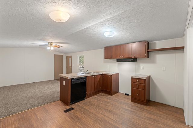 210 Ben Lacy Drive, Gun Barrel City, TX 75156