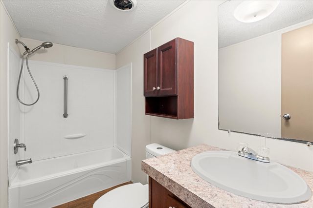 210 Ben Lacy Drive, Gun Barrel City, TX 75156